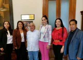 Atiende Fabiola Alanís demandas de comunidades académica y administrativa de la UMSNH