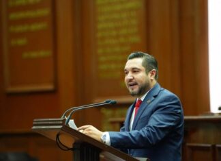 Helder Valencia plantea para Michoacán la no reelección consecutiva y combatir nepotismo