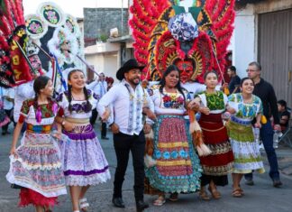 Humberto Jiménez respalda alcalde de Peribán y reconoce por éxito del arranque de la Feria de Domingo de Ramos