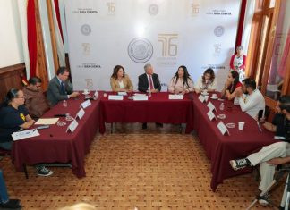 Recibe 76 Legislatura propuesta de iniciativa de manos de colectivo de periodistas