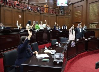 Exhorta Congreso a UMSNH a convenir con DIF para que sus adolescentes estudien de manera gratuita