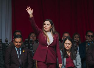 La presidenta municipal Dayana Pérez encabeza con solemnidad el desfile patrio en Salvador Escalante