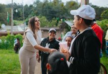 Dayana Pérez Mendoza lleva medicamentos y canasta básica a la comunidad de Agua Verde