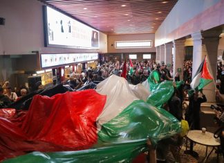 Manifestantes pro Palestina irrumpen en el Festival de Cine de Morelia y exigen a Sheinbaum romper relaciones con Israel