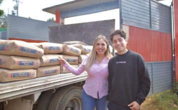 La presidenta Dayana Pérez Mendoza impulsa mejores condiciones para la educación en Ixtaro