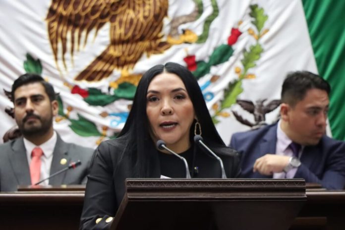 Adriana Campos Huirache condenó el feminicidio de Ana Gabriela y demandó dar con el paradero de su hijo