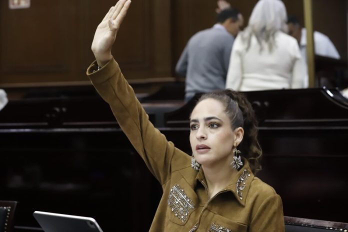 Va Sandra Arreola por reconocimiento de pueblos afroamericanos en Michoacán