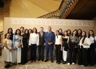 Educación, eje transversal de la labor legislativa: Vicente Gómez Núñez