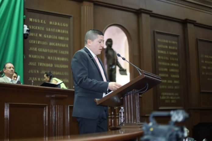 Presenta Vicente Gómez iniciativa de ley para brindar servicios de salud prioritaria a grupos vulnerables